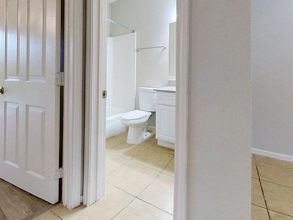 4th image of 1044 Linde St #1038