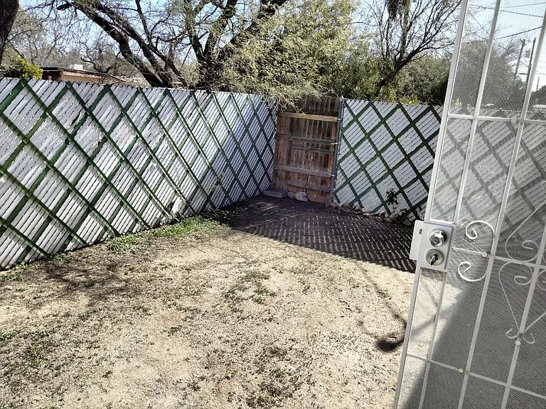 446 E Calle Arizona #3 — Photo 4