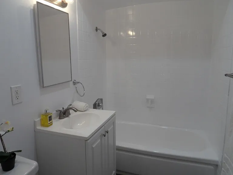 Altadena Manor Apartments — Photo 6