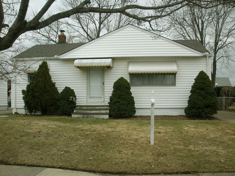 1st image of 15995 Muskingum Blvd