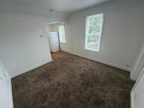 1028 West Augusta Avenue Photo 1