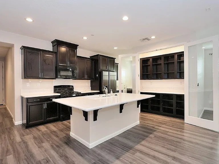 9049 Hourglass Cir — Photo 15