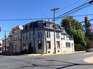 4 S College St, Myerstown, PA 17067