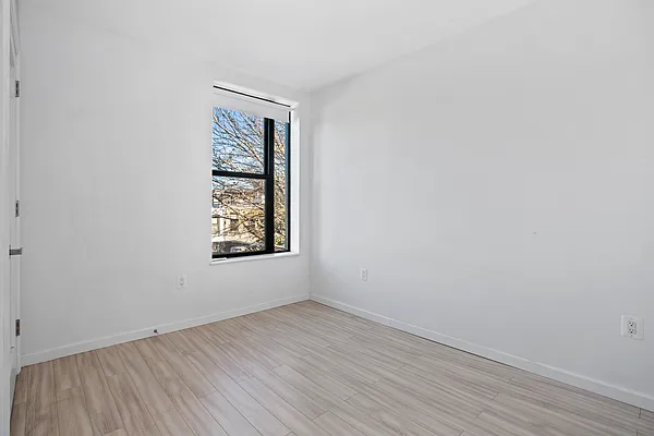 Rented by Compass | media 9