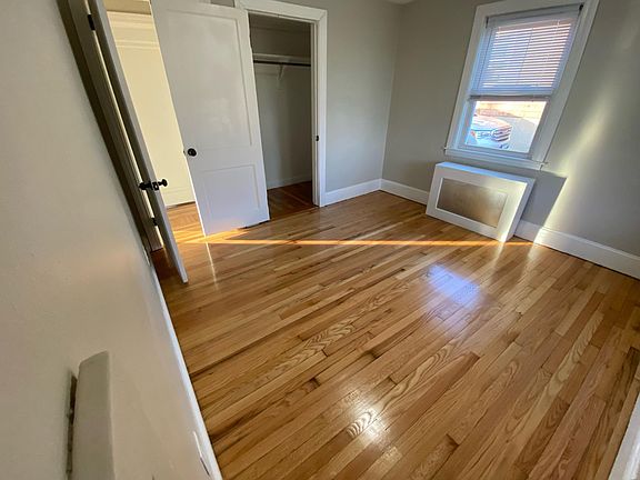 5th image of 115 Marshall Ave #1