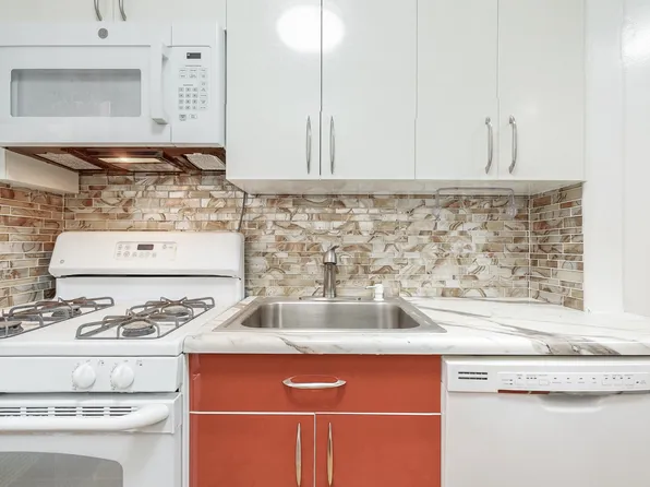 65-41 Booth Street image 6 of 16