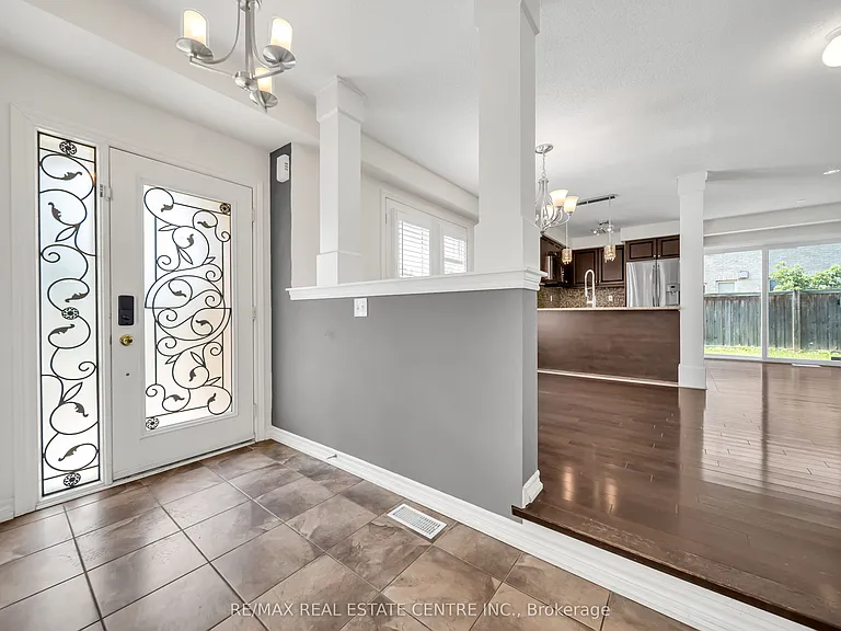 4215 Cole Cres — Photo 13