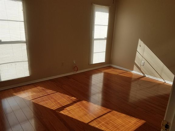3rd image of 7228 Abbey Ln