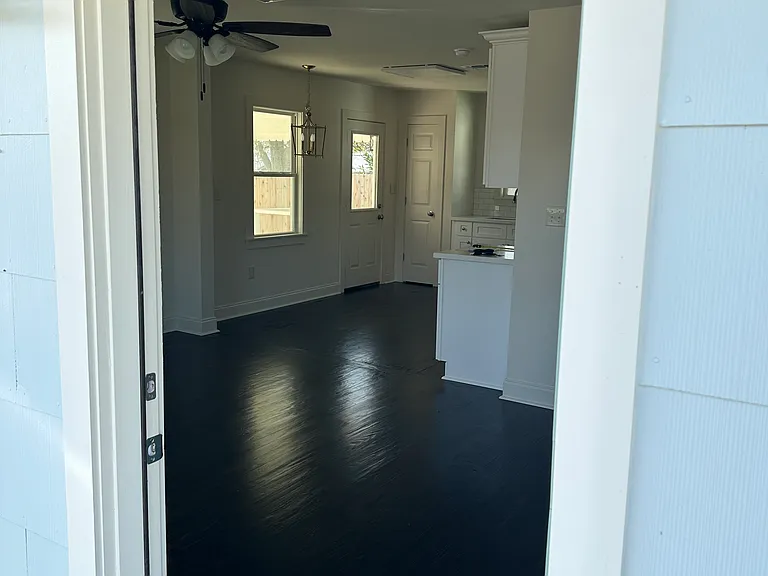 712 McCulla St — Photo 2