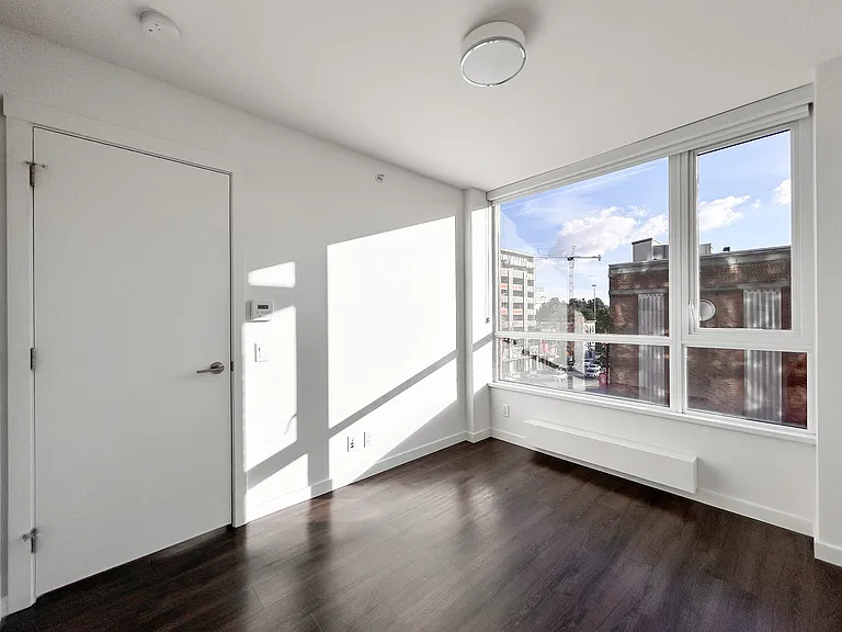 183 Georgia St E — Photo 87