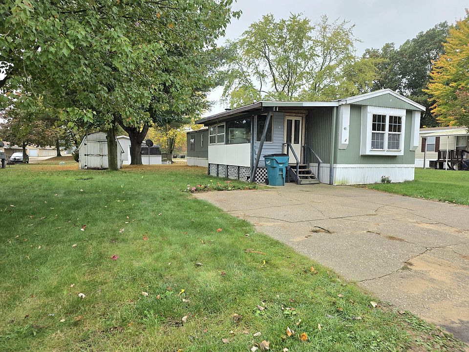 1st image of 43 Maple Ct