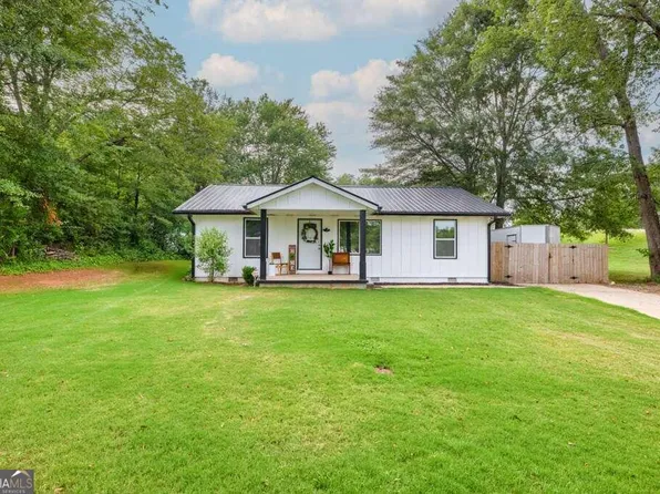 5702 Church St, Flowery Branch, GA 30542