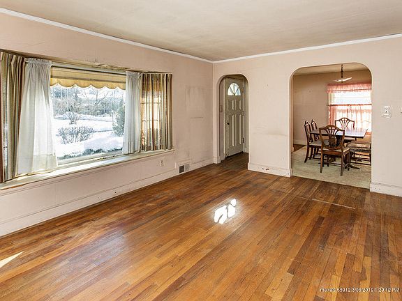 2nd image of 11 Andrews Ave