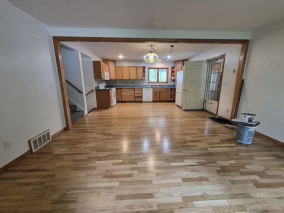 Kitchen/Dining 25x15