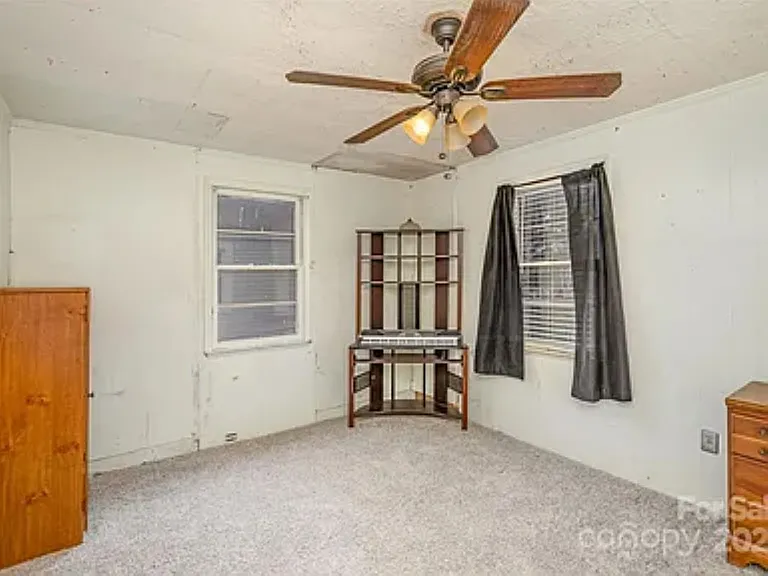 202 Hovis Rd — Photo 7