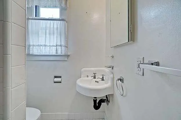 771 N 2nd St — Photo 32