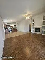3 bed, 1835 sqft, $2,200 — Photo 2