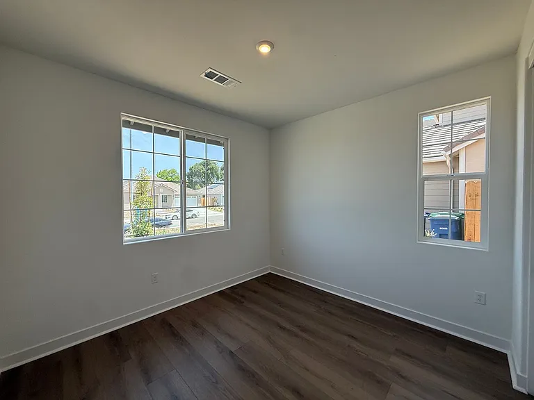 156 Coiner St — Photo 30