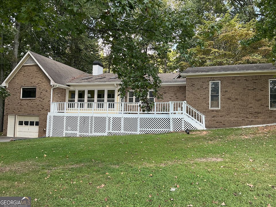 1st image of 105 Benson Cir