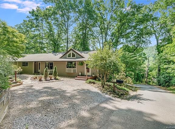 2nd image of 419 Chancery Ln