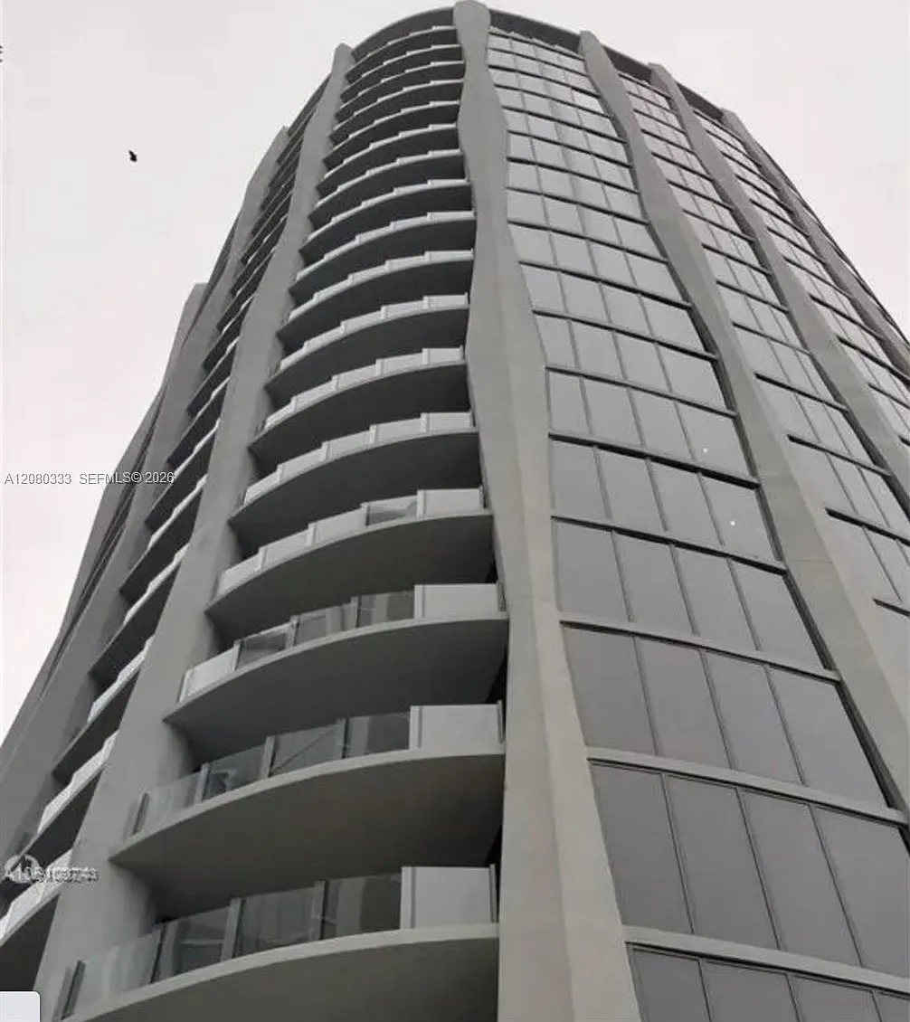 Club Residences At Park G — Photo 1