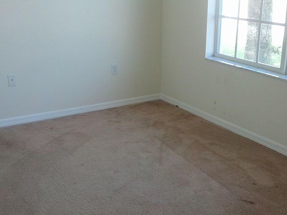 2nd image of 109 SE Lakehurst Dr