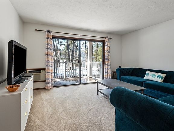 3rd image of 340 Sunderland Rd Unit 28