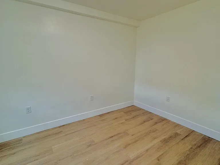 420 W 20th St #3 — Photo 3