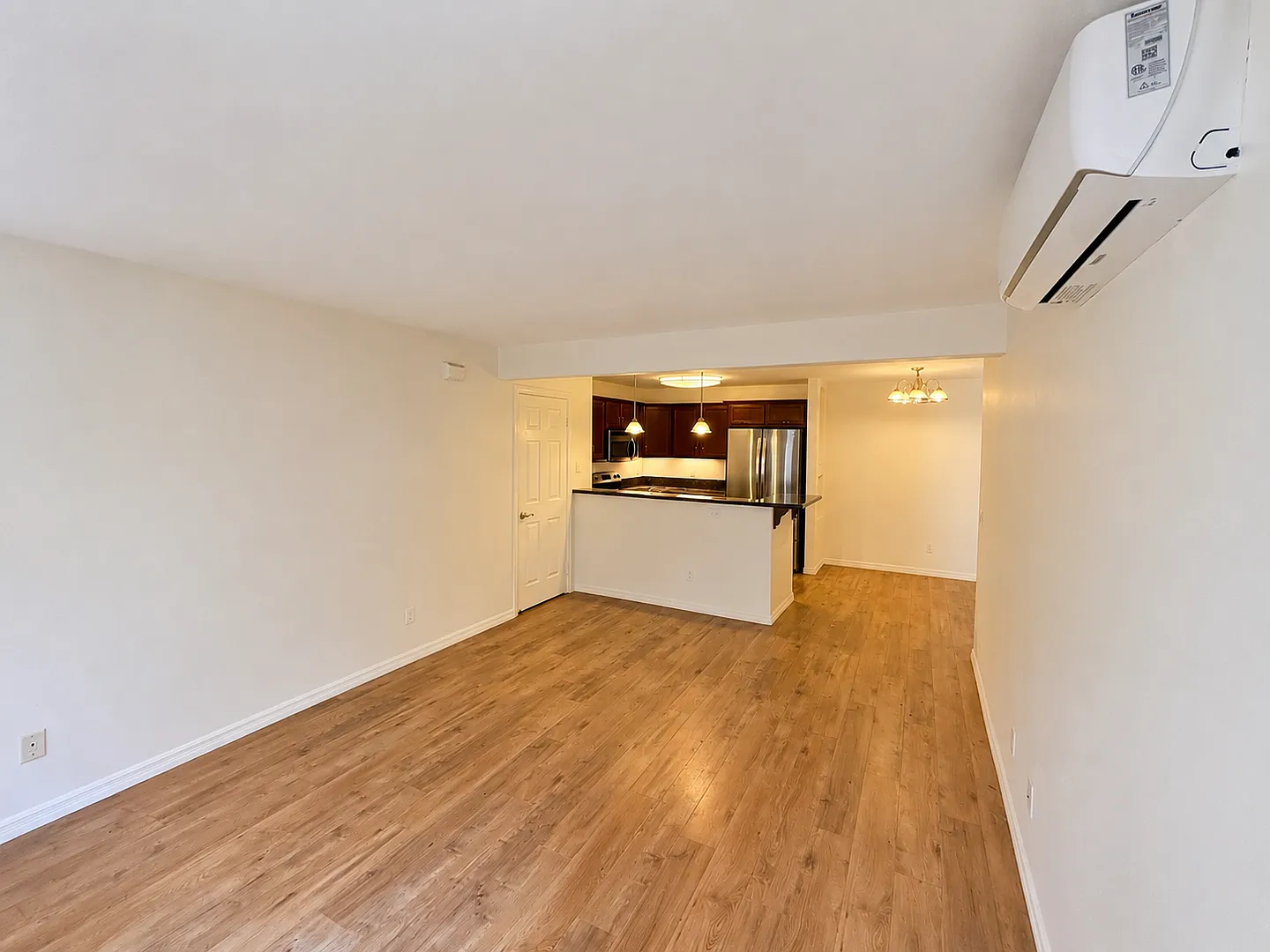 1 Bedroom Condo in Clairemont — Photo 3