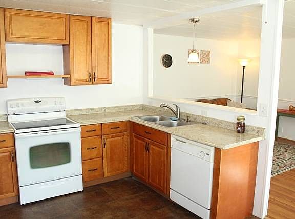 3rd image of 36 Parot Ct