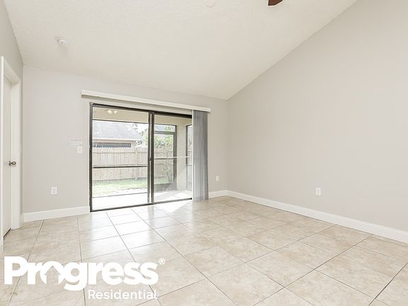 3rd image of 10645 Wyndcliff Dr
