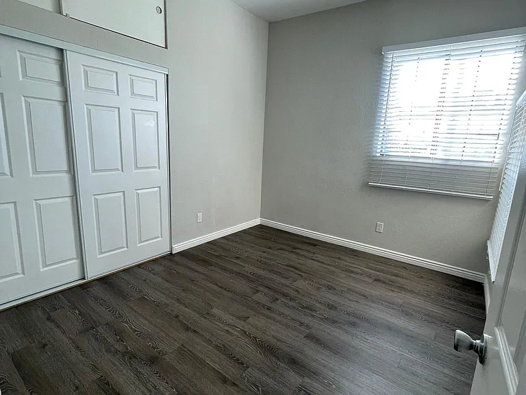 270 Dahlia Ave #10 — Photo 16