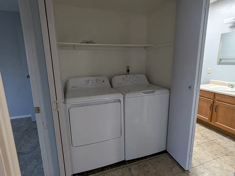 9420 E Speedway Blvd #15 — Photo 7