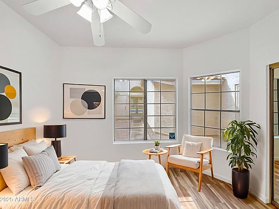 4th image of 334 W LODGE Drive