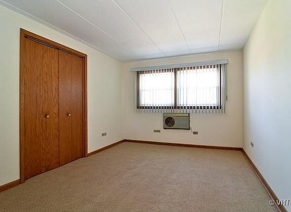 5th image of 6853 N Northwest Hwy APT 2C