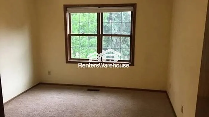 301 Kathy Ln NE — Photo 7