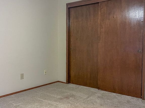 5th image of 2458 SE 53rd Ave