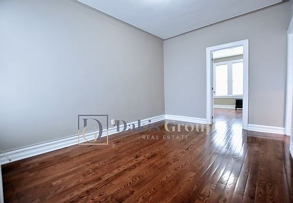 2nd image of 45-07 Ditmars Blvd #Gs2