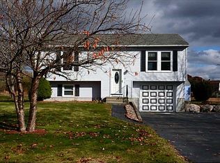 19 Blue Sky Dr, Westerly, RI 02891