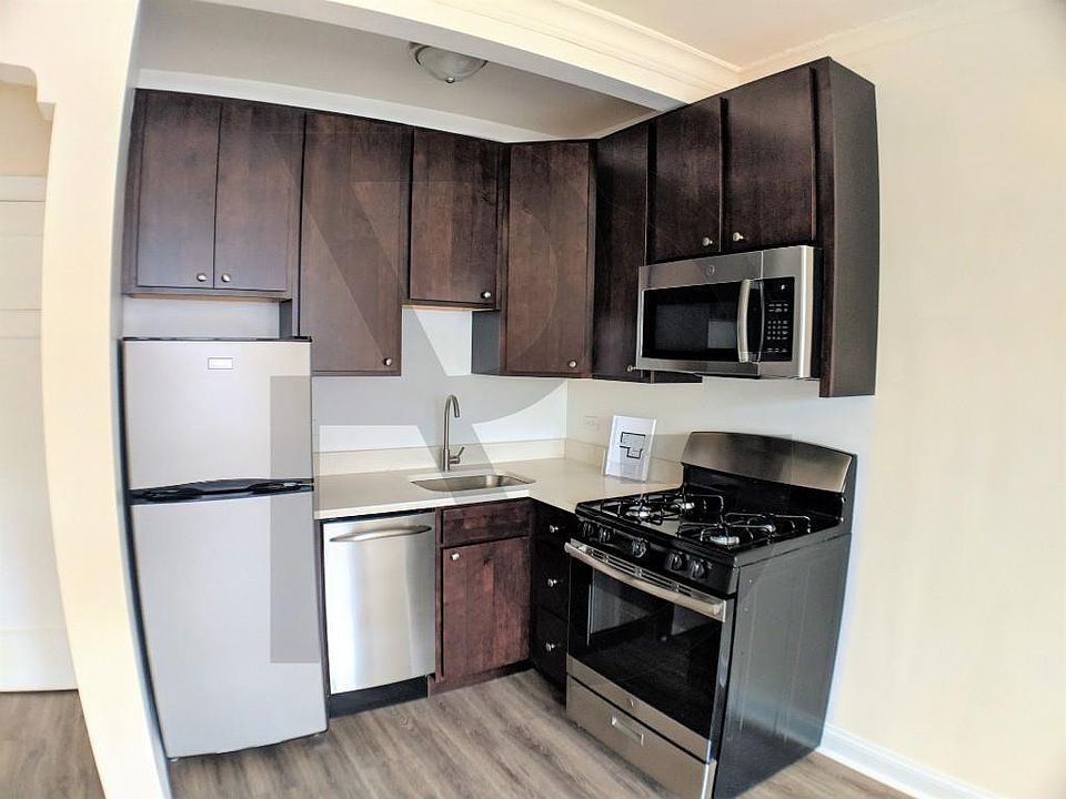 2nd image of 2936 W Palmer St #2936203