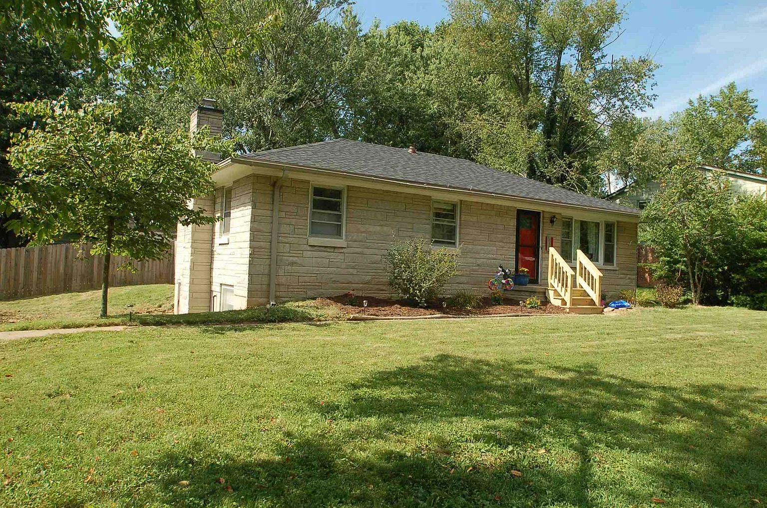 4303 E Deckard Dr photo 1