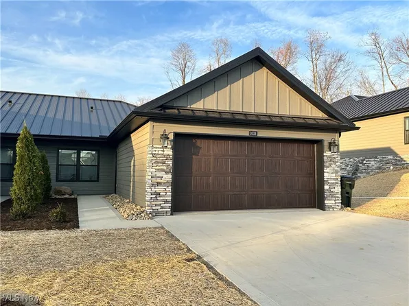 1033 Sycamore Ln, Millersburg, OH 44654