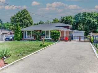 56 Weichel St, Kitchener, ON N2M2A6