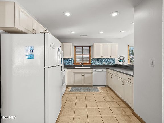4th image of 203 W Outlook Court
