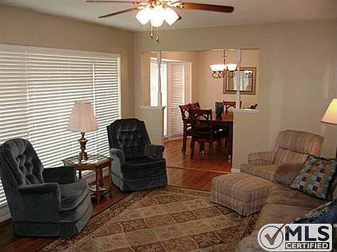 4th image of 706 Dumont Dr