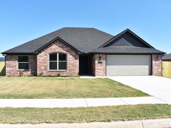 380 Captain Marshall St