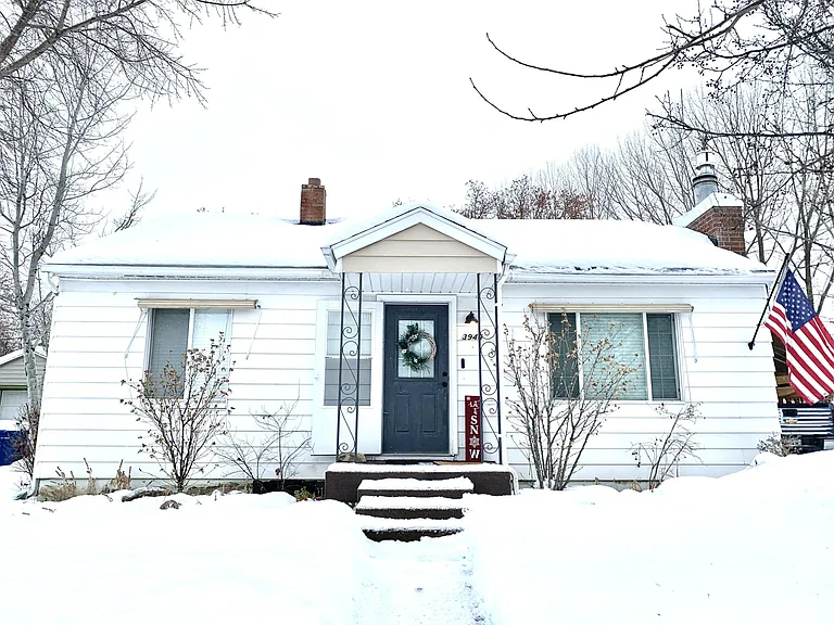 3940 Evelyn Rd — Photo 2