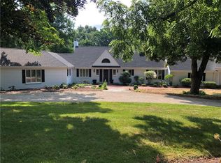 290 Mountain Spring Rd, Farmington, CT 06032