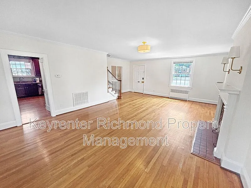 3 bed, 2.5 bath, 2819 sqft, $2,600 — Photo 3
