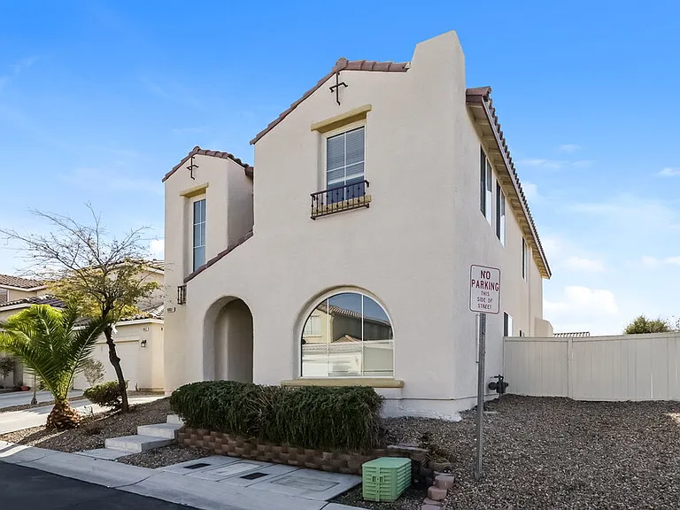 10807 Scotch Rose St — Photo 4